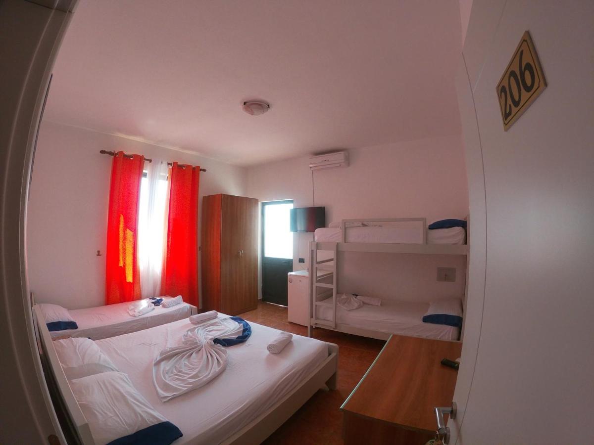 Hotel Bolonja Shëngjin Extérieur photo