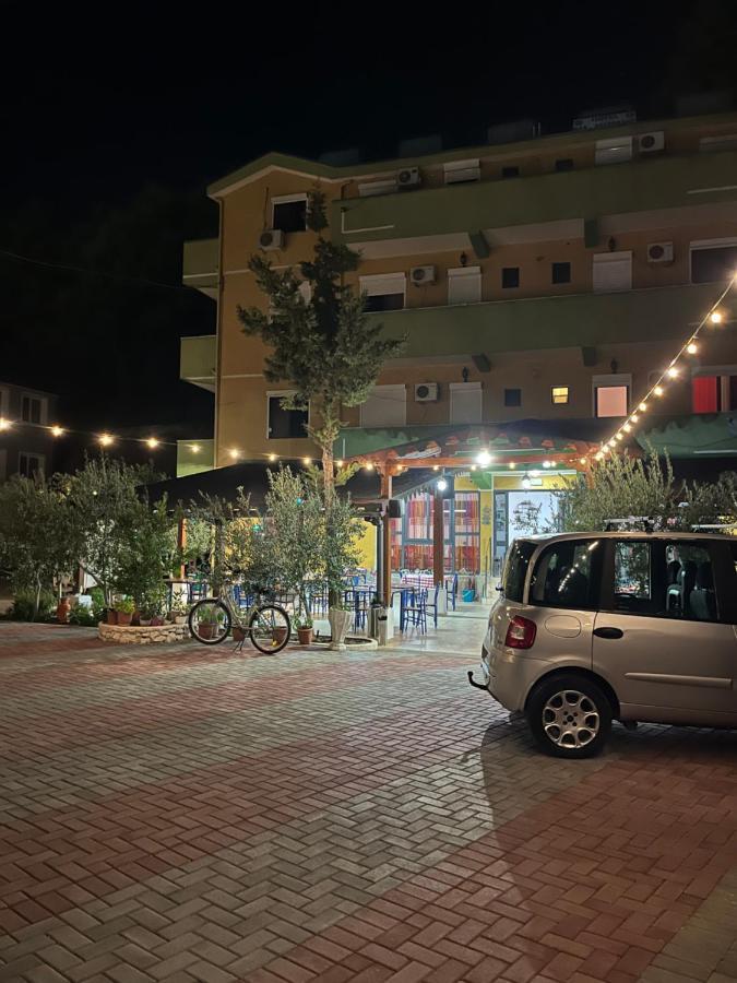 Hotel Bolonja Shëngjin Extérieur photo