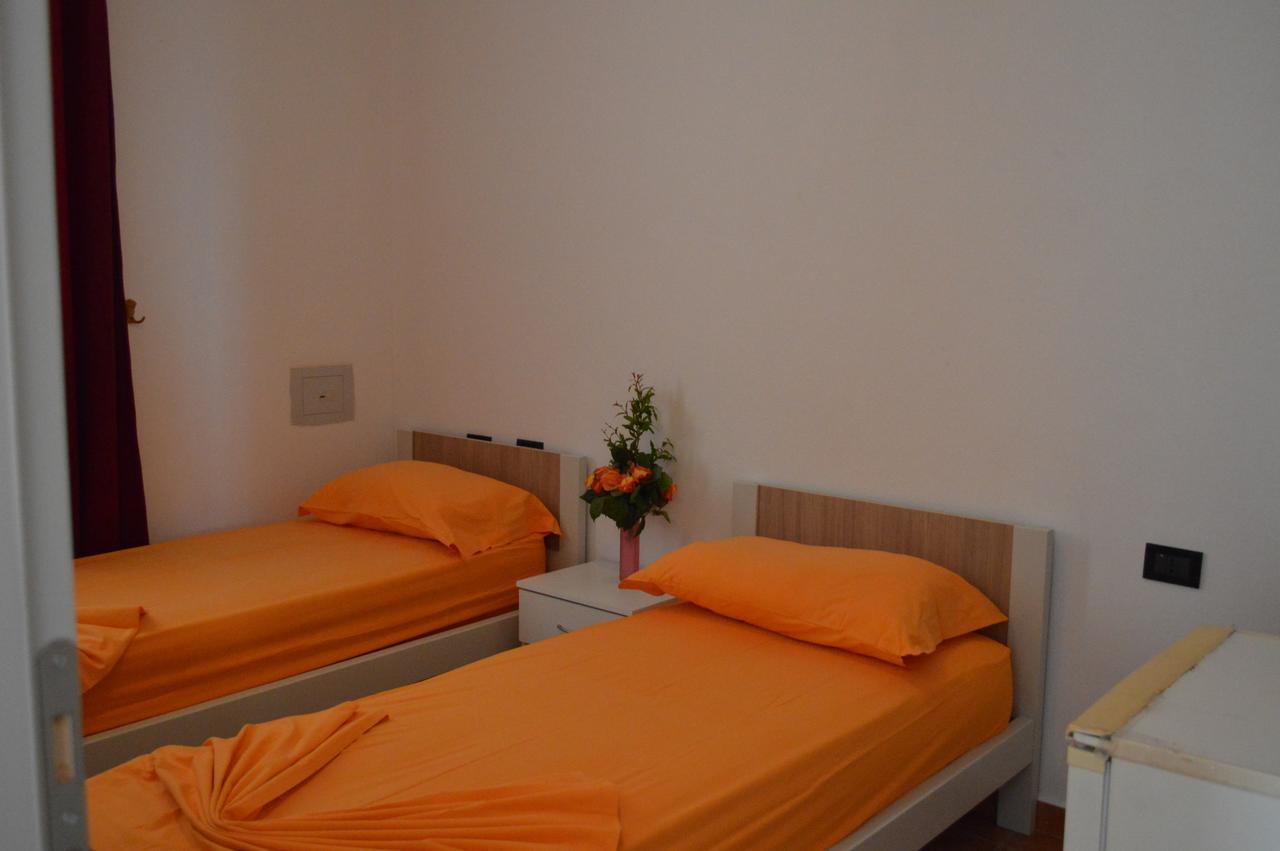 Hotel Bolonja Shëngjin Extérieur photo