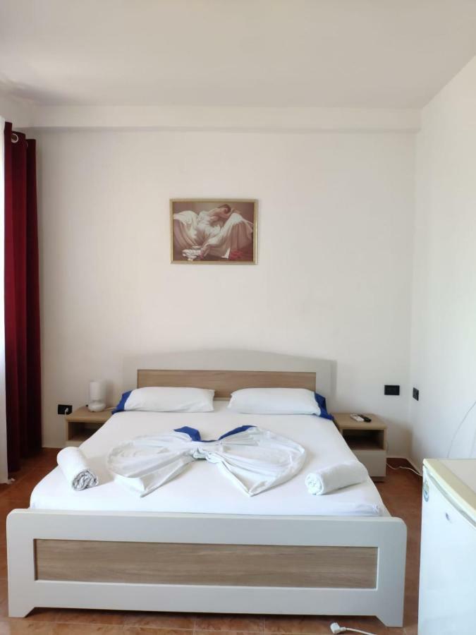 Hotel Bolonja Shëngjin Extérieur photo